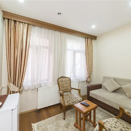 Marmara Old לינה וארוחת בוקר 2*