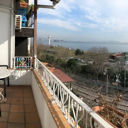 לינה וארוחת בוקר Marmara Old 2*